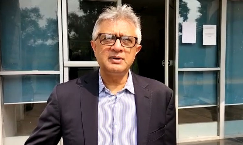 حاملہ خواتین کورونا ویکسین لگوا سکتی ہیں، ڈاکٹر فیصل سلطان