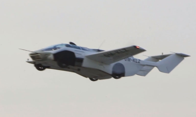 کار کو اڑانے کا خواب حقیقت بن گیا: فلائنگ کار کی شہروں کے درمیان کامیاب پرواز