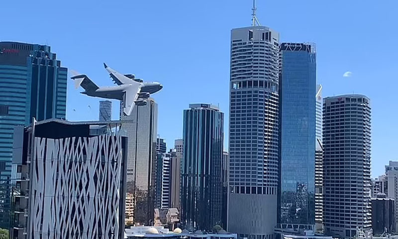 برسبین:عمارتوں کے درمیان اڑتے جہاز نے نائن الیون یاد کرادیا