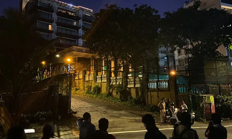 آریان خان کی گھر آمد کل ہو گی، منت برقی قمقموں اور پھولوں سے سج گیا