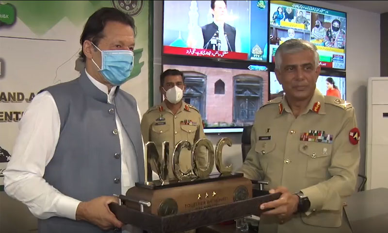 وزیر اعظم اور آرمی چیف کا این سی او سی کا دورہ