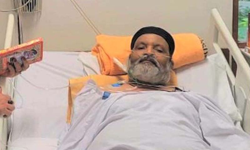 عمر شریف کی میت لے کر طیارہ آج صبح کراچی میں لینڈ کرے گا