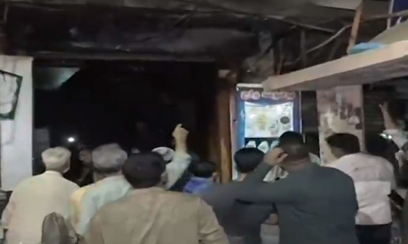 کوآپریٹیو مارکیٹ آتشزدگی: آگ بجھ گئی، کولنگ جاری، تاجروں کا بڑا نقصان