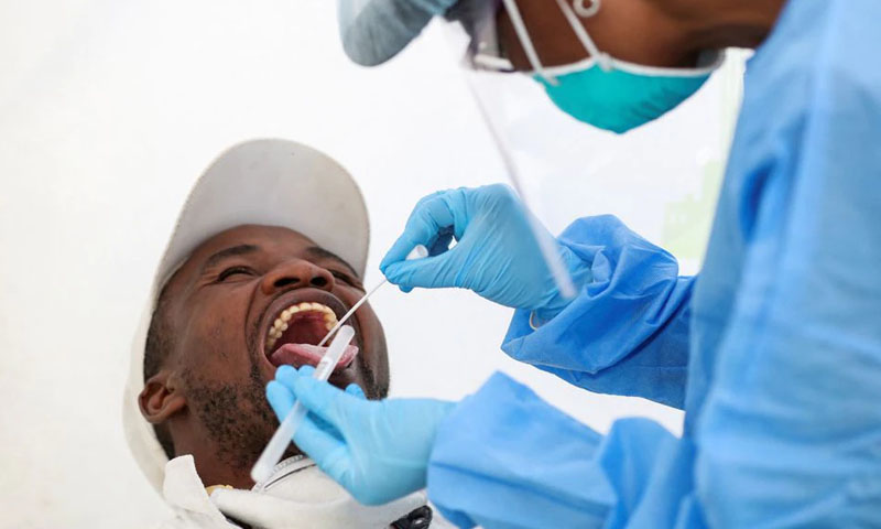 کورونا، دیگر اقسام کی نسبت اومیکرون زیادہ تیزی سے کیوں پھیلتا ہے؟ کورونا وائرس کی ایک اور نئی قسم سامنے آ گئی