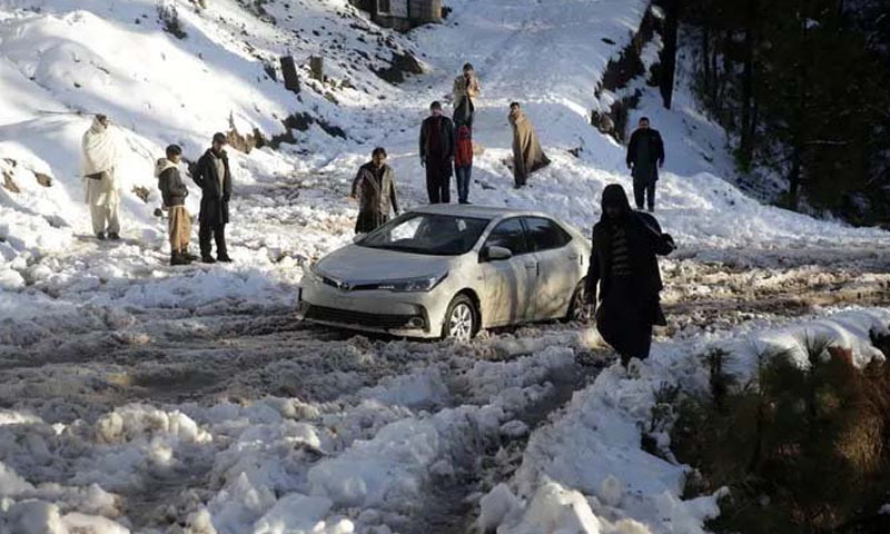 سانحہ مری: حکومتی مشینری نہیں تھی، انتظامیہ طوفان تھمنے کے بعد حرکت میں آئی