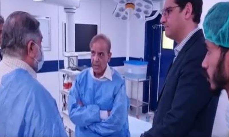 وزیراعظم کا دورہ لاہور: پی کے ایل آئی میں سہولتوں کا جائزہ، جاتی امرا میں قبروں پر حاضری وزیراعظم کا دورہ لاہور: پی کے ایل آئی میں سہولتوں کا جائزہ، جاتی امرا میں قبروں پر حاضری