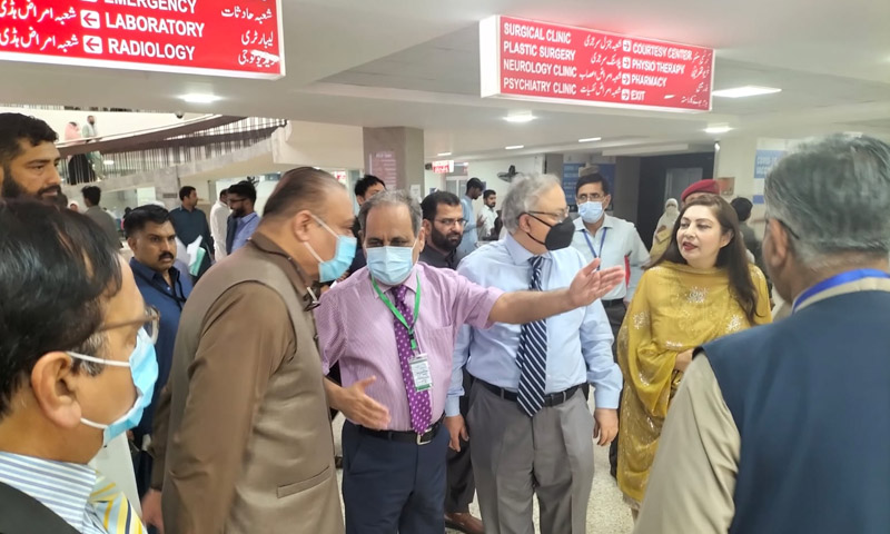 وفاقی وزیر صحت عبدالقادر پٹیل کا پمز ہسپتال کا اچانک دورہ