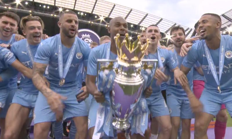 مانچسٹر سٹی کا کارنامہ: انگلش پریمئیر لیگ جیت کر ٹرافی چھٹی مرتبہ اپنے نام کر لی