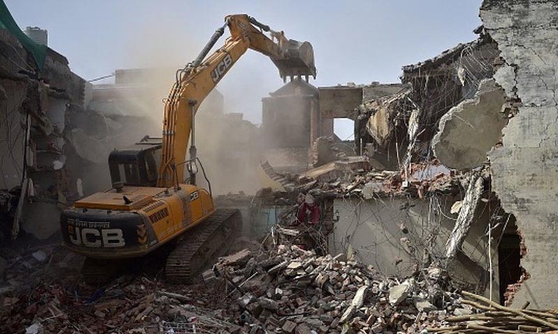 بھارت: بی جے پی نے بلڈوزر کو مسلمانوں کیخلاف ہتھیار بنا لیا