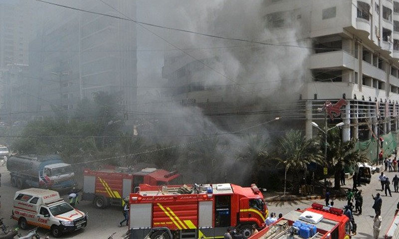 کراچی : ڈپارٹمنٹل اسٹورمیں لگی آگ پر چار روز بعد قابو پا لیا گیا