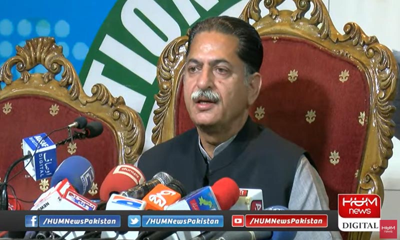 عمران خان کا 18 سے 25 سال کے نوجوان کو گمراہ کرنے میں کردار ہے، جاوید لطیف