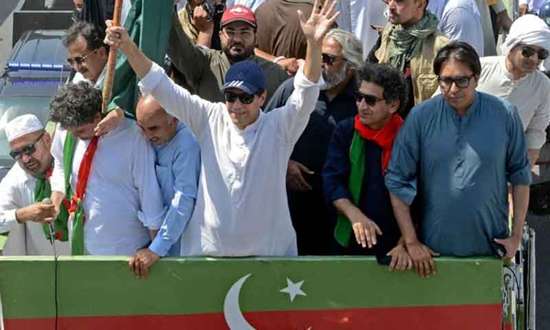 پریڈ گراونڈ جلسہ: عمران خان کا راولپنڈی سے ریلی لیکر پہنچنے کا اعلان