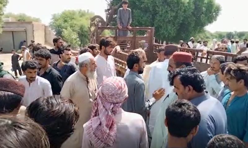 سانگھڑ: سیم نالے میں پڑنے والا شگاف 100 فٹ تک بڑھ گیا، آبادی کی نقل مکانی