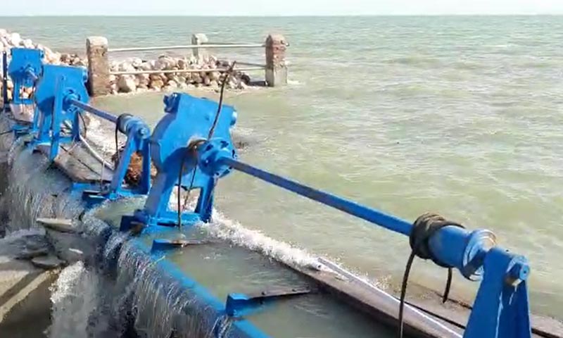 منچھر جھیل کو مزید دو مقامات سے کٹ لگانے کا فیصلہ