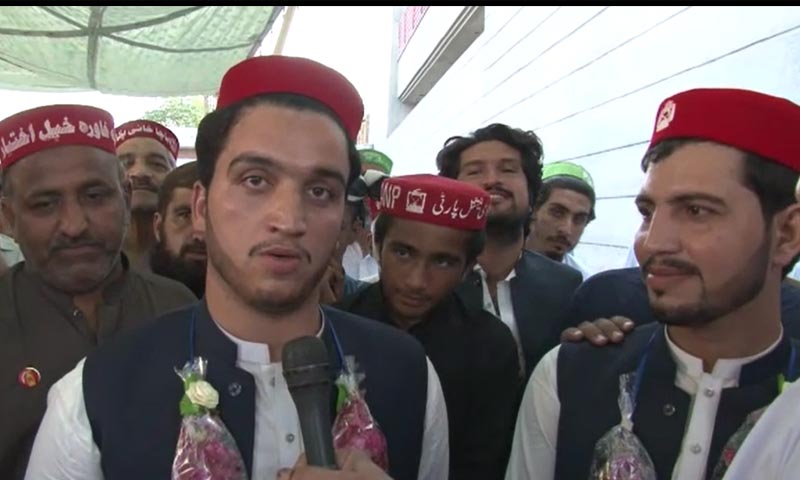 پہلے ووٹ پھر بارات، تین دولہے پولنگ اسٹیشنز پہنچ گئے