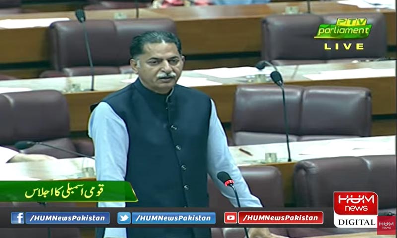 70 سالہ عمران خان بچہ بننے کی کوشش نہ کرے، انوکھا لاڈلہ کھیلنے کیلئے پاکستان مانگ رہا ہے، جاوید لطیف