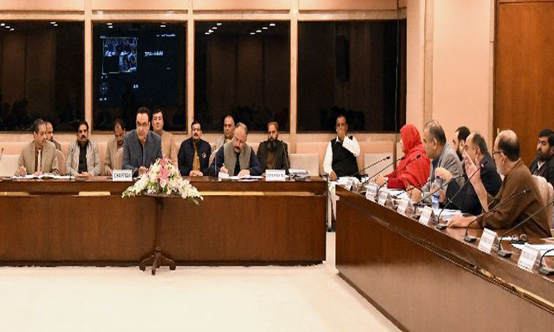 وی آئی پی موومنٹ کیلئے ٹریفک سگنلز بند نہ کرنے کی ہدایت