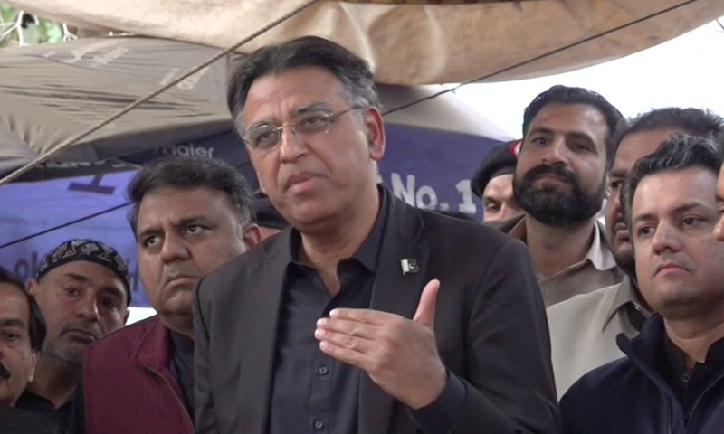 الیکشن کی تاریخ دیکر آئین سے انحراف ختم کیا جائے، انحراف کی سزا آرٹیکل 6 کے تحت ہوتی ہے، اسد عمر