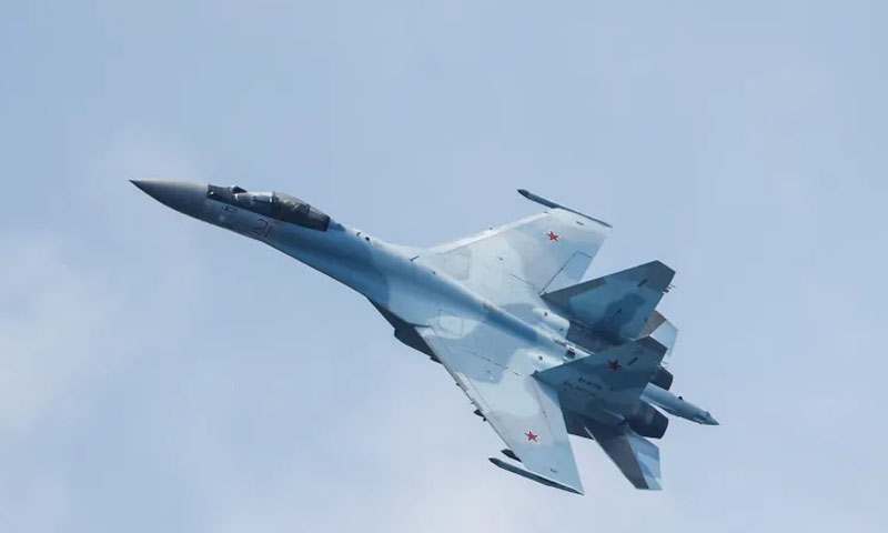 امریکی بمبار طیاروں کو روکنے کیلئے روسی لڑاکا طیارے کی ہنگامی پرواز