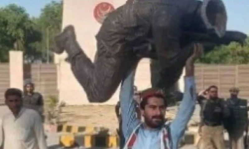 خیبرپختونخوا، فوجی تنصیبات پر حملوں میں ملوث 16 ملزمان کے کیسز فوجی عدالتوں میں چلیں گے