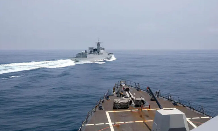 آبنائے تائیوان، امریکی اور چینی جنگی جہاز آمنے سامنے، خطرہ ؟