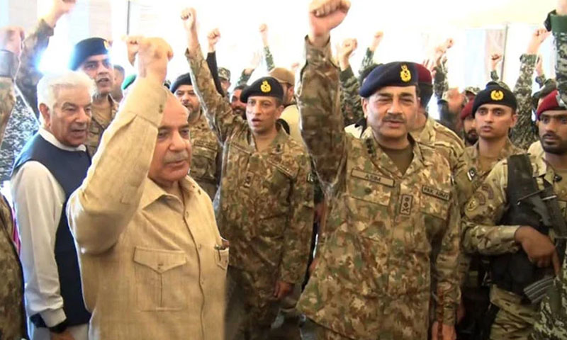 امن تباہ کرنے والوں کیلئے چھپنے کی کوئی جگہ نہیں: وزیر اعظم کا فوجی جوانوں اور افسران سے خطاب