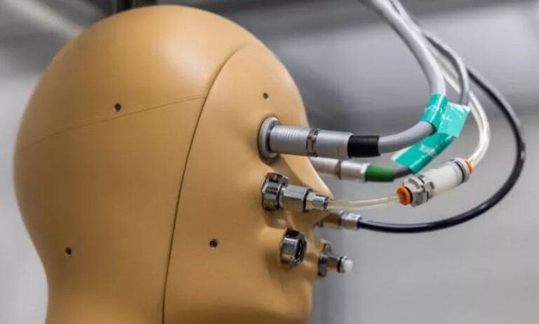 انسانوں کی طرح سانس لیتا، پسینے بہاتا اور کانپتا روبوٹ تیار