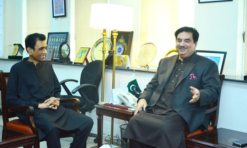 کراچی میں بجلی فراہمی کا لائسنس ایک سے زائد کمپنیوں کو دیا جائے، ایم کیو ایم