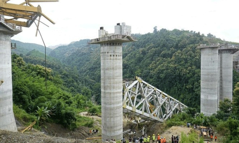 بھارت: ریلوے کا زیرتعمیر پل گرنے سے 22 مزدور ہلاک