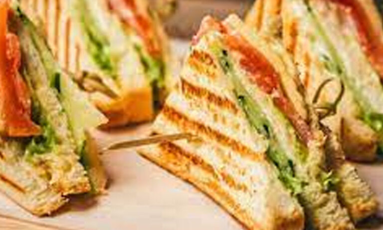 نام تبدیل کریں، سب وے رکھیں، پوری زندگی مفت سینڈوچ کھائیں، انوکھی پیشکش