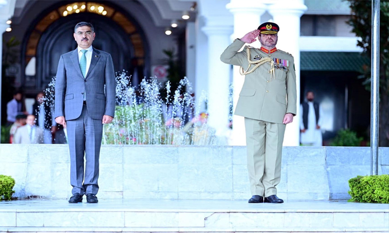 نگران وزیراعظم نے ذمہ داریاں سنبھالتے ہی وزارتوں سے بریفنگ طلب کرلی anwar ul haq kakar