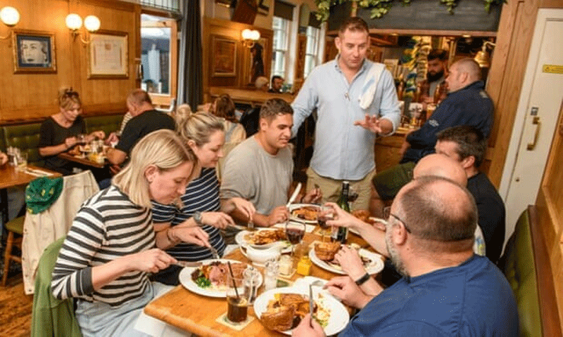 ہوٹل جہاں کچھ بھی کھانے کیلئے4 سال انتظار کرنا ہو گا