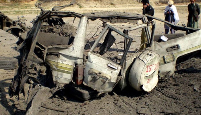 شمالی وزیرستان ، گاڑی بارودی سرنگ سے ٹکرا کر تباہ ، 2 افراد جاں بحق ، 25 زخمی