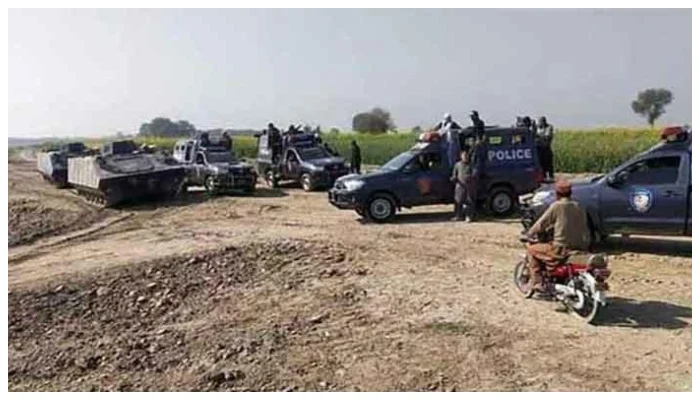 کچے میں انٹرنیٹ کی سہولت ختم کرنیکا حکم ، فوج اور رینجرز کیساتھ ملکر آپریشن کا فیصلہ