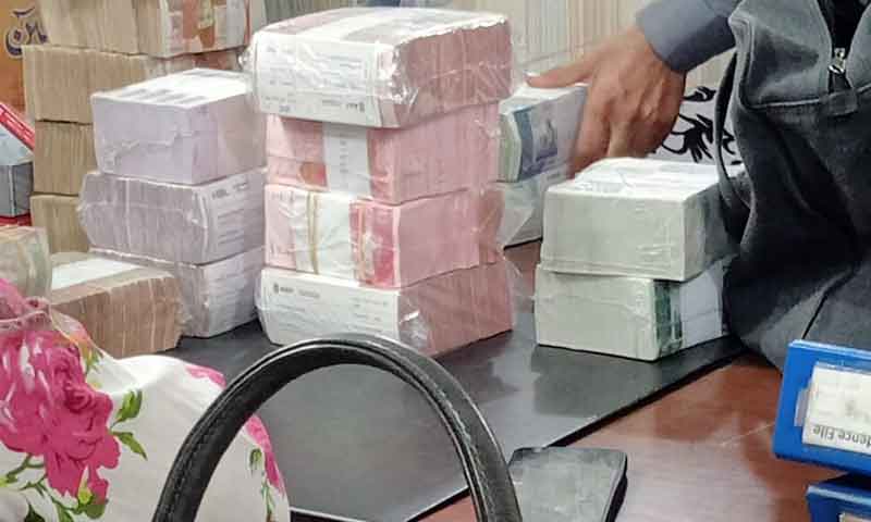 جہلم، ایف آئی اے کارروائی،پانچ کروڑ کی غیر قانونی کرنسی ضبط،8 گرفتار