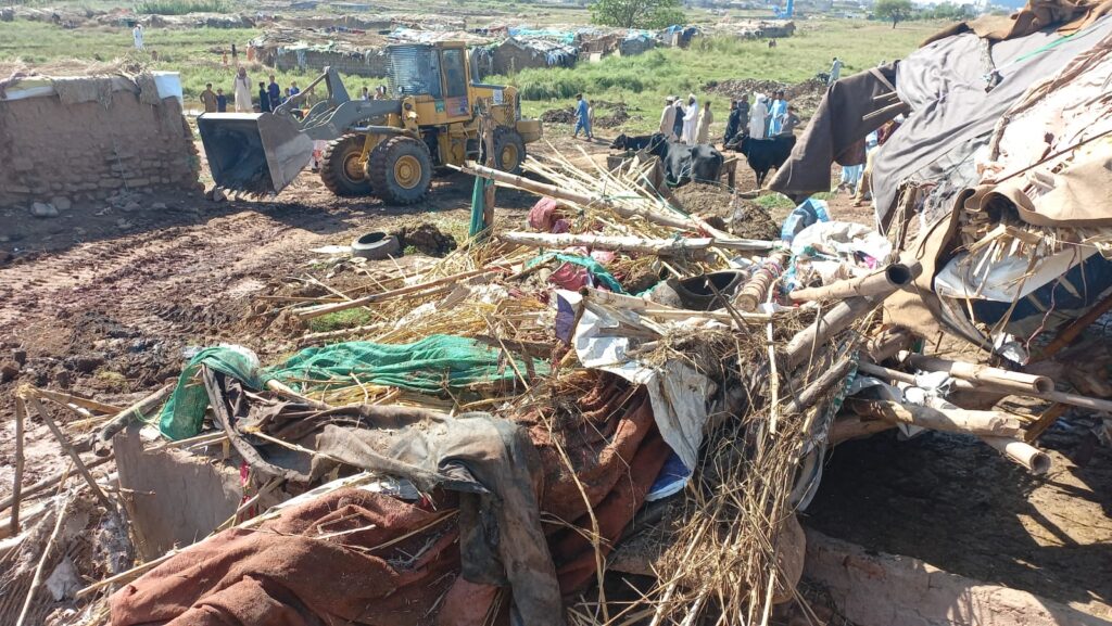 اسلام آباد، آئی 12/2 مارگلہ ٹائون میں قائم غیر قانونی افغان بستی مسمار