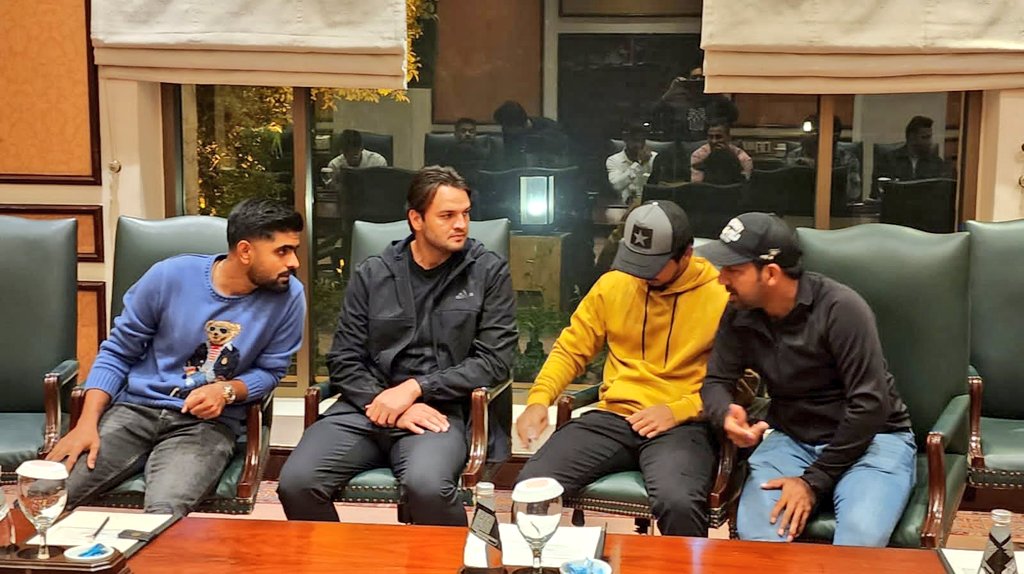 آسٹریلیا میں کڑا امتحان، پاکستان ٹیم کے کھلاڑیوں اور کوچز کی اہم بیٹھک