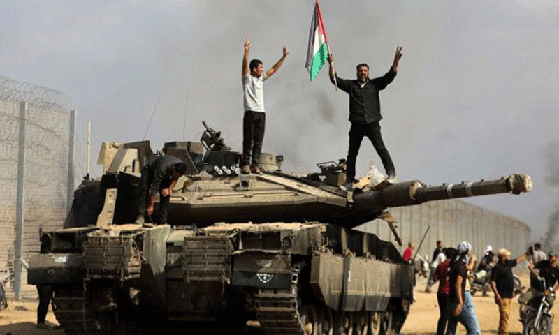 حماس کا حملہ، اسرائیلی فوج کے 6 ٹینکوں سمیت 19 گاڑیاں تباہ، کئی فوجی مارے گئے