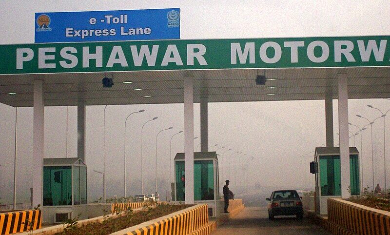 دُھند کے باعث پشاور سے برہان تک بند کی گئی موٹروے کھول دی گئی، پولیس