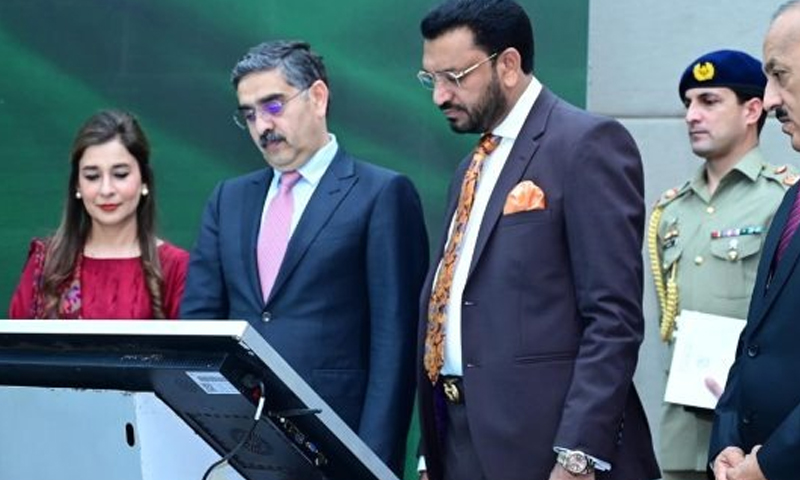 نگران وزیراعظم نے لاپتہ بچوں کی تلاش کیلئے موبائل ایپ کااجرا کردیا