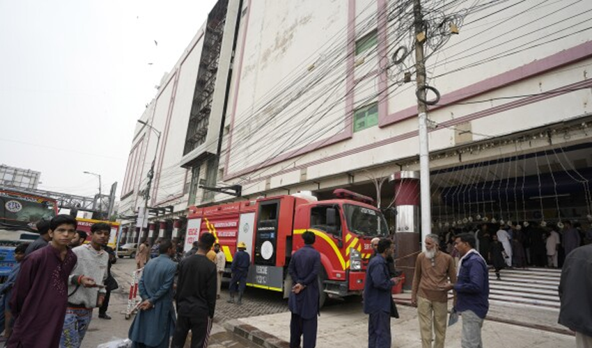 کراچی: راشد منہاس روڈ پر واقع آگ سے متاثرہ شاپنگ مال سیل کرنے کا حکم