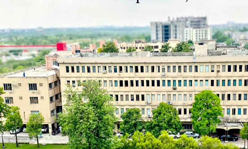 سرکاری ملازمین