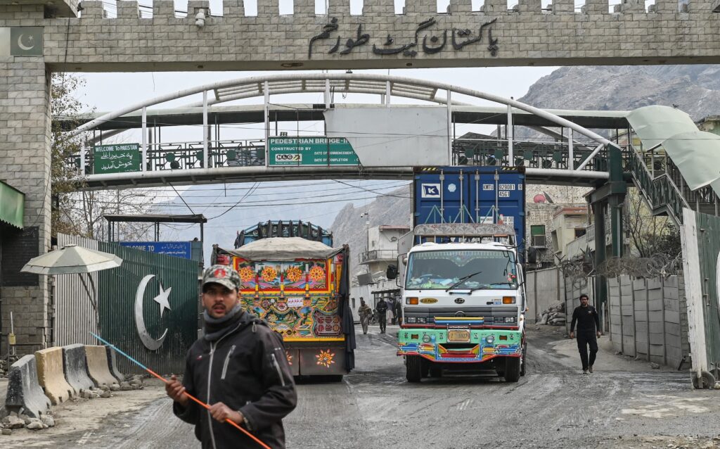 پاک افغان تجارتی معاہدہ ، بارڈر کراسنگ کیلئے ویزا اور پاسپورٹ کی شرط ختم تجارتی معاہدہ
