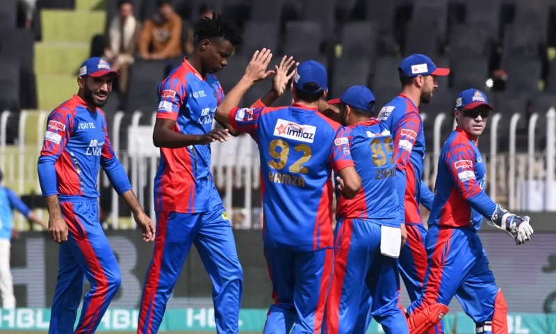 کراچی کنگز کیخلاف کوئٹہ گلیڈی ایٹرز کی پوری ٹیم 118 رنز پر ڈھیر