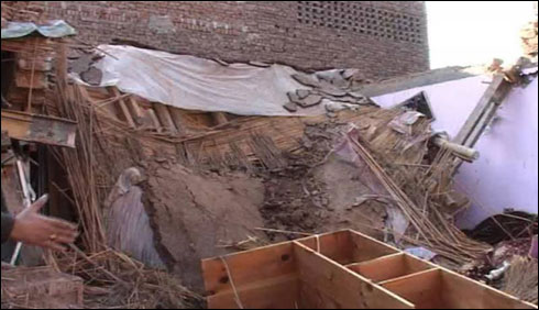 خیبر پختونخوا میں بارش ، چھتیں گرنے سے 9 افراد جاں بحق ، فیڈرز ٹرپ کرنے سے پشاور میں بجلی معطل بارش( rain)