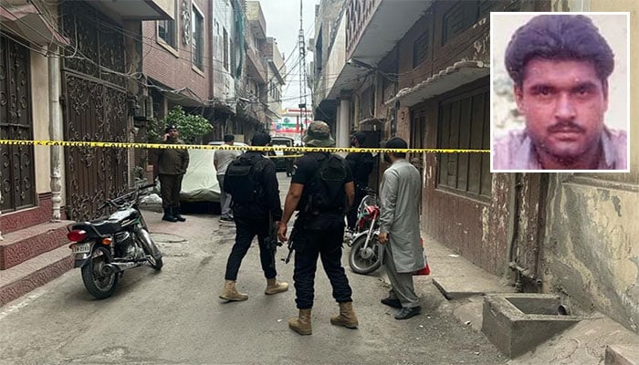 لاہور ، جیل میں بھارتی دہشتگرد سربجیت سنگھ پر حملہ کرنیوالا نامعلوم افراد کی فائرنگ سے زخمی سربجیت سنگھ (sarabjeet singh)