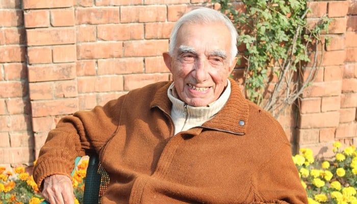 روئیداد خان (roedad khan)