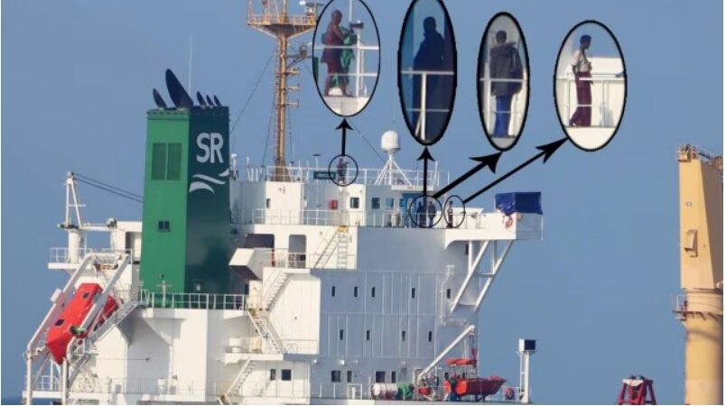 بنگلہ دیشی جہاز (bangla desh cargoship)