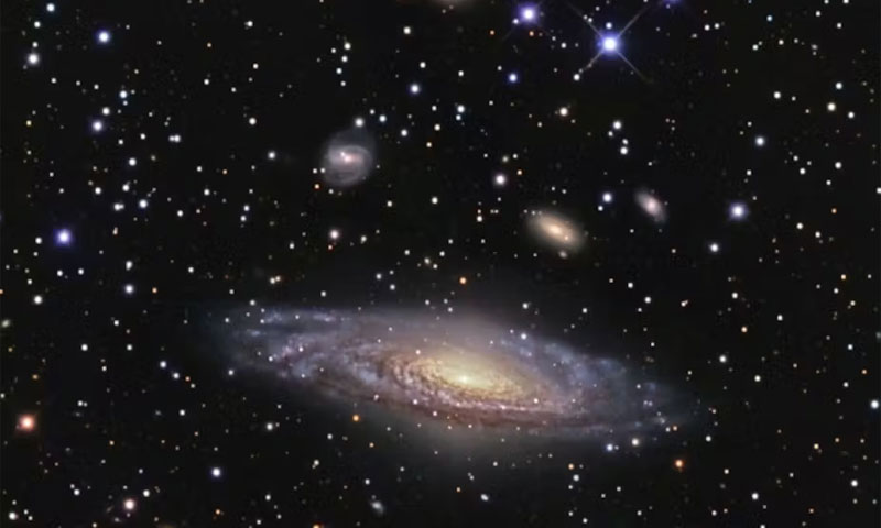 3 گھنٹوں میں 49 کہکشائیں دریافت Galaxy