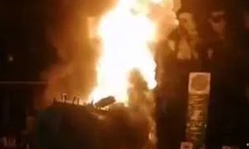 اسلام آباد،پیٹرول پمپ پر آئل ٹینکر میں لگی آگ پر قابو پالیاگیا petrol pump